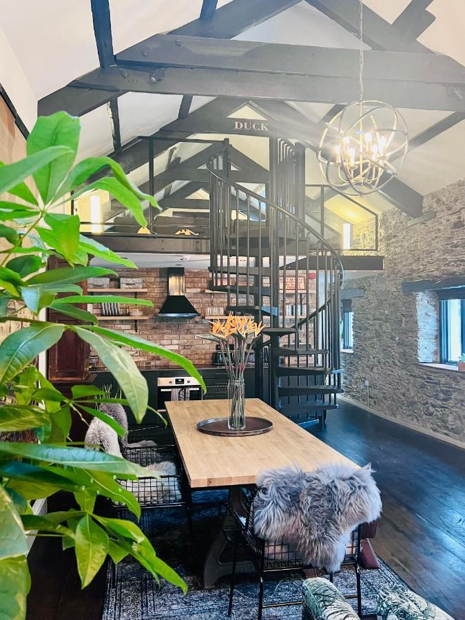 Loft 11 Stunning Luxury Nyc Loft Style Interior Designed 2Bd Apartment Excellent City Centre Location Mezzanine Cinema Room Designer Furniture Amazing Space ダグラス エクステリア 写真