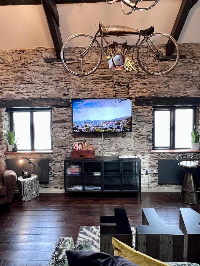 Loft 11 Stunning Luxury Nyc Loft Style Interior Designed 2Bd Apartment Excellent City Centre Location Mezzanine Cinema Room Designer Furniture Amazing Space ダグラス エクステリア 写真