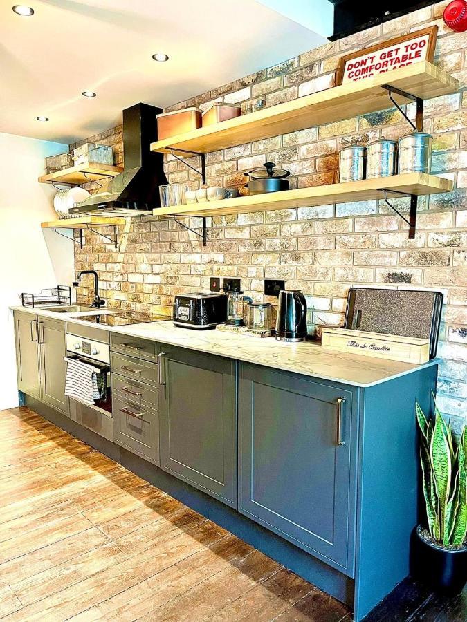 Loft 11 Stunning Luxury Nyc Loft Style Interior Designed 2Bd Apartment Excellent City Centre Location Mezzanine Cinema Room Designer Furniture Amazing Space ダグラス エクステリア 写真