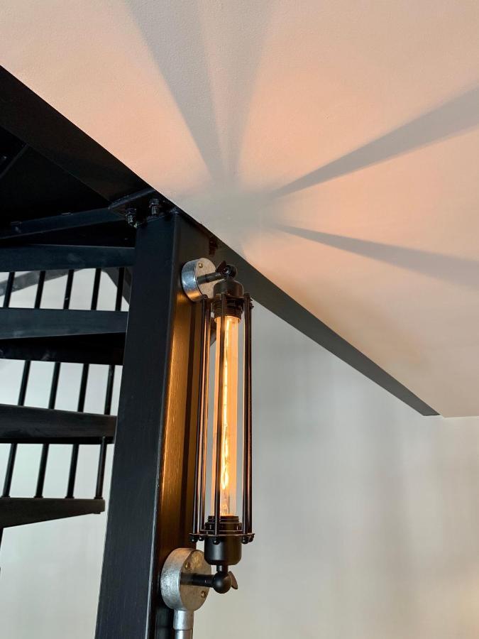 Loft 11 Stunning Luxury Nyc Loft Style Interior Designed 2Bd Apartment Excellent City Centre Location Mezzanine Cinema Room Designer Furniture Amazing Space ダグラス エクステリア 写真
